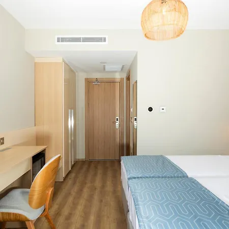 Uno Elegance فندق غولوك