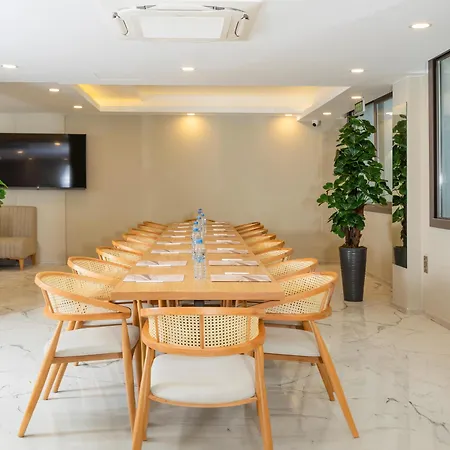 ホテル Uno Elegance