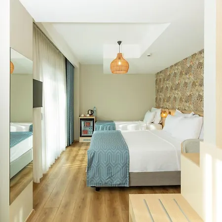 Uno Elegance فندق غولوك