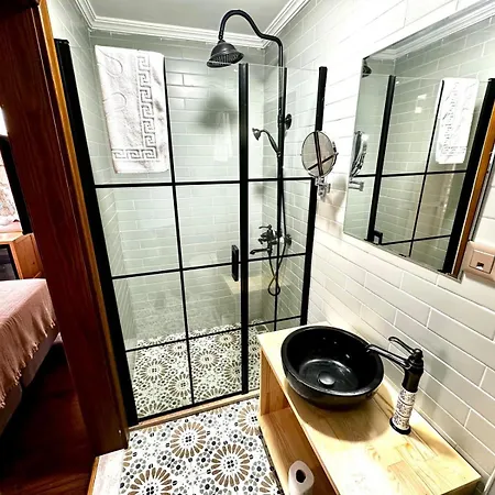 Uno Elegance ホテル