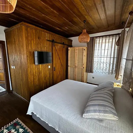 Uno Elegance فندق *