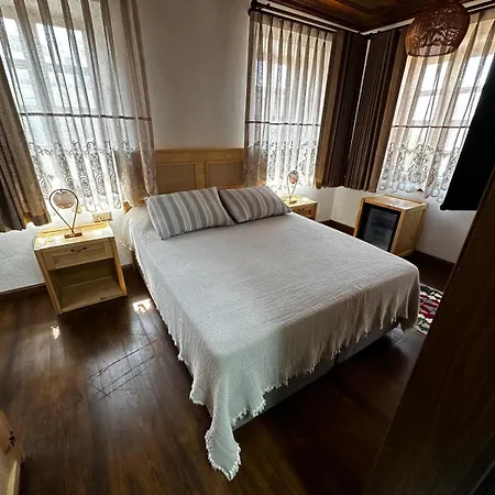 Uno Elegance * Gulluk