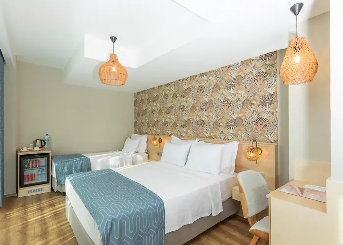 Uno Elegance Hotel *