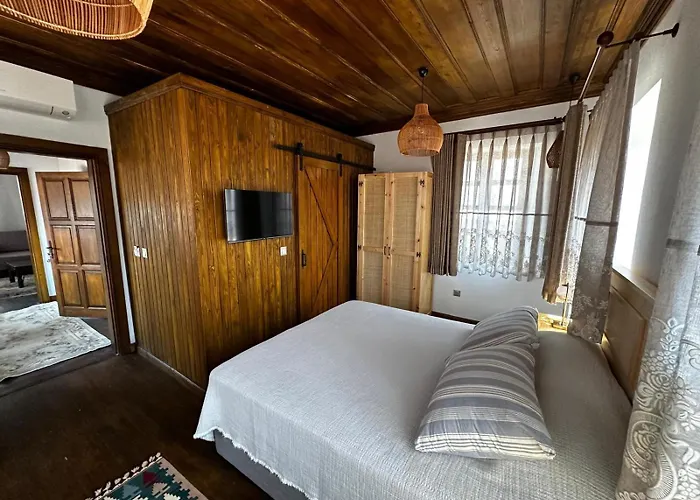 Uno Elegance Hotel *