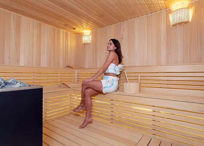 Uno Elegance Hotel *