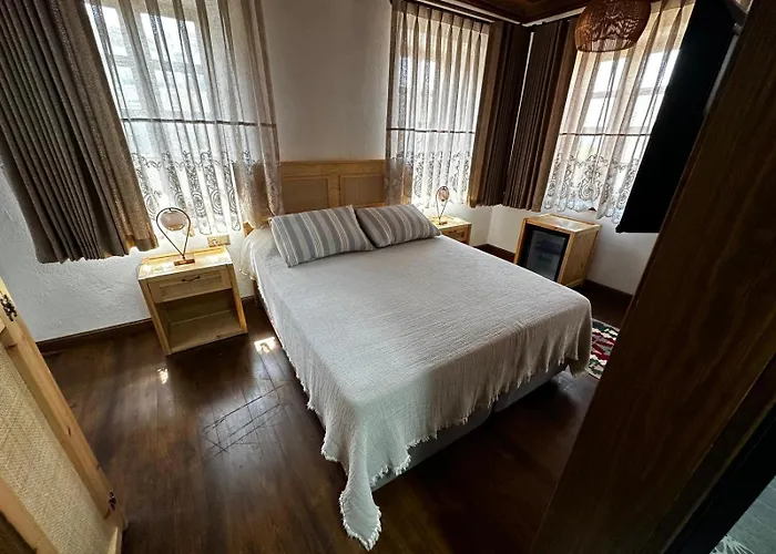 Uno Elegance * Gulluk